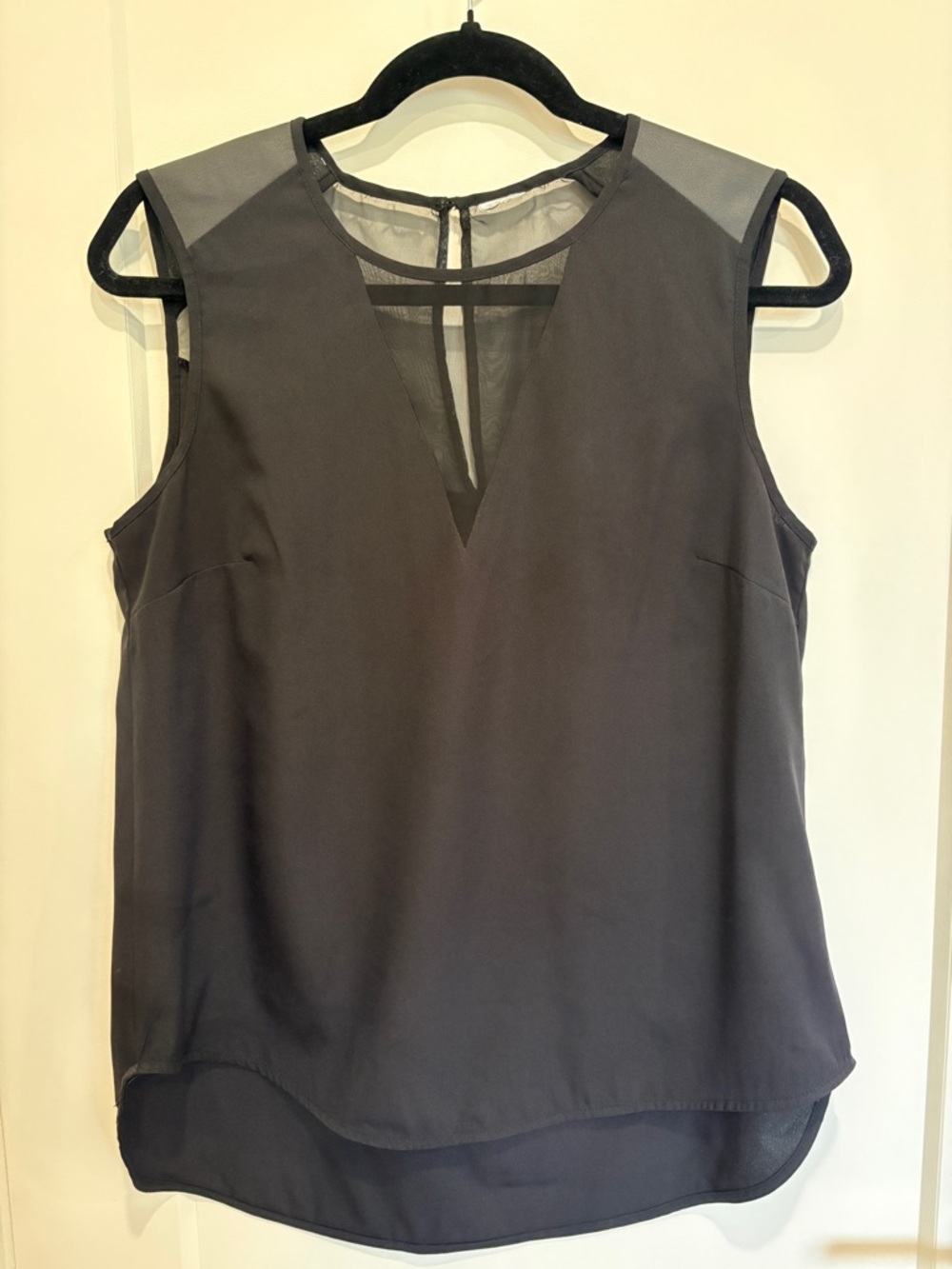 Vero Moda Sleeveless V-Neck Black Camisole